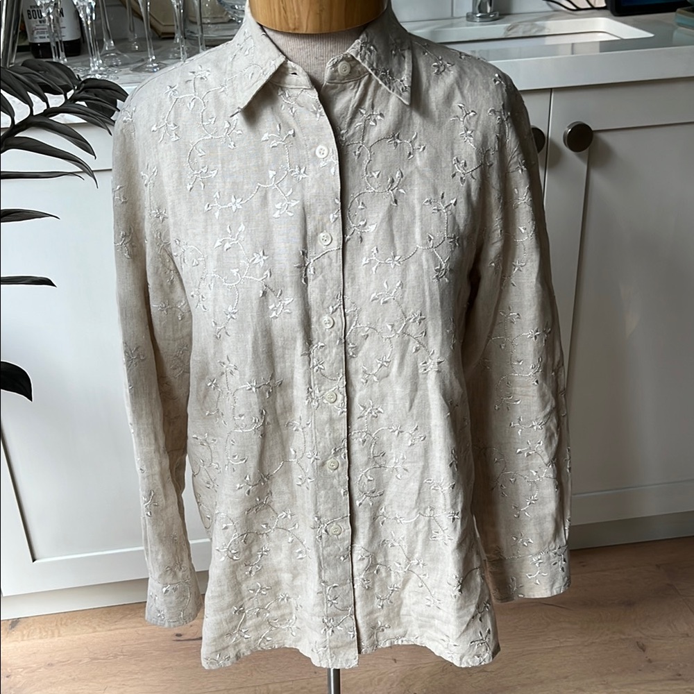 VGUC Talbots 100% Irish Linen tan shacket with white embroidered floral design